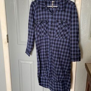Flannel t shirt dress . Pairs nicely Wirh basic sneakers or knee high boots. Sm